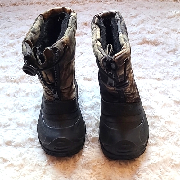 Mossy oak winter boots for kids, size 8 - Picture 2 of 6